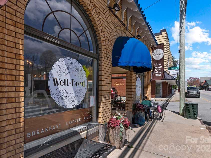 21 Lillie Farm Lane, Weaverville, NC 28787.  MLS# CAR4285857, YatesRealty ID 32709. 