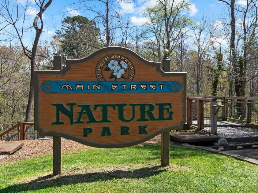 21 Lillie Farm Lane, Weaverville, NC 28787.  MLS# CAR4285857, YatesRealty ID 32709. 