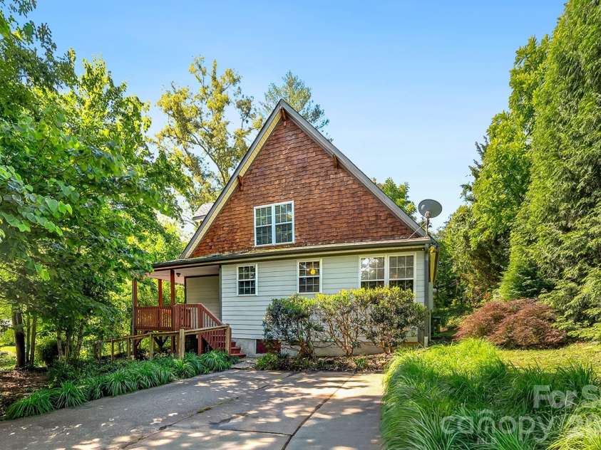 340 Old Haw Creek Road, Asheville, NC 28805.  MLS# CAR4394261, YatesRealty ID 32709. 