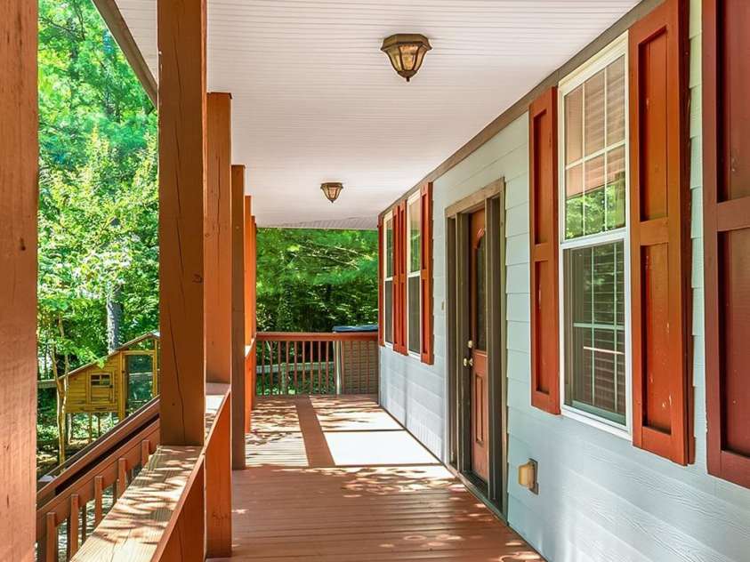 340 Old Haw Creek Road, Asheville, NC 28805.  MLS# CAR4394261, YatesRealty ID 32709. 