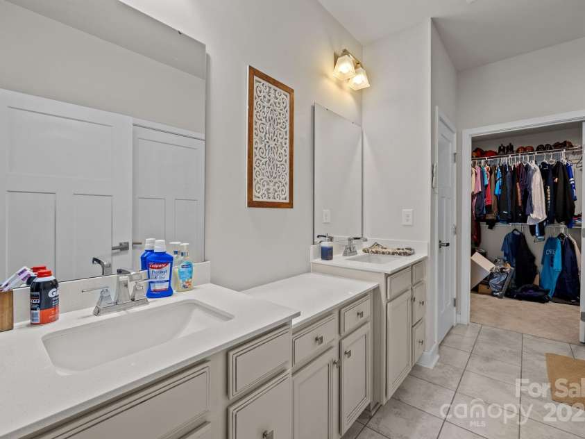 7005 Old Evergreen Parkway, Indian Trail, NC 28079.  MLS# CAR4287200, YatesRealty ID 32710. 1st floor primary bathroom