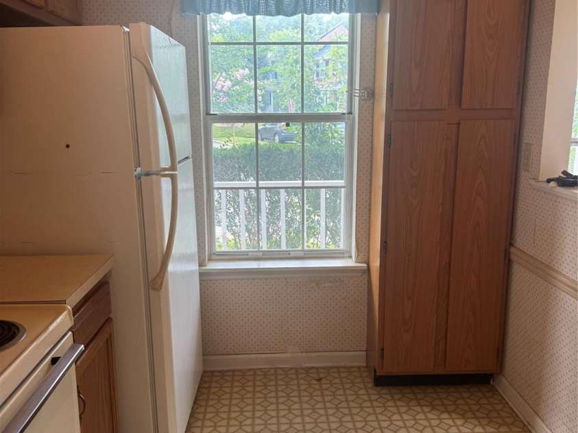 8275 Golf Ridge Drive, Charlotte, NC 28277.  MLS# CAR4383267, YatesRealty ID 32710. 