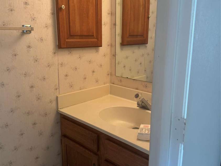 8275 Golf Ridge Drive, Charlotte, NC 28277.  MLS# CAR4383267, YatesRealty ID 32710. 