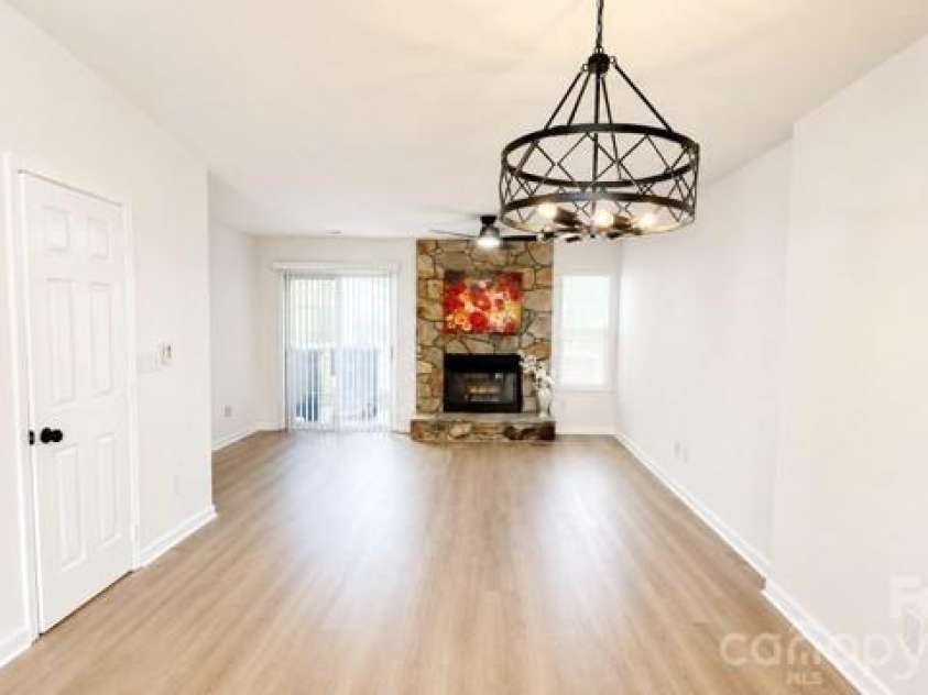 8275 Golf Ridge Drive, Charlotte, NC 28277.  MLS# CAR4422969, YatesRealty ID 32710. 