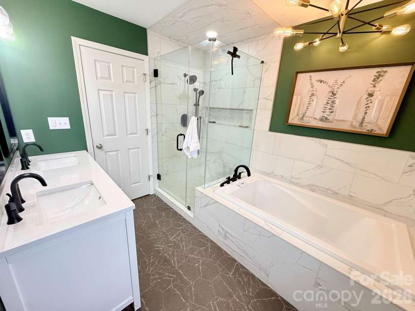 5360 Stonegate Farm Drive, Granite Falls, NC 28630.  MLS# CAR4396768, YatesRealty ID 32711. Ensuite Bathroom