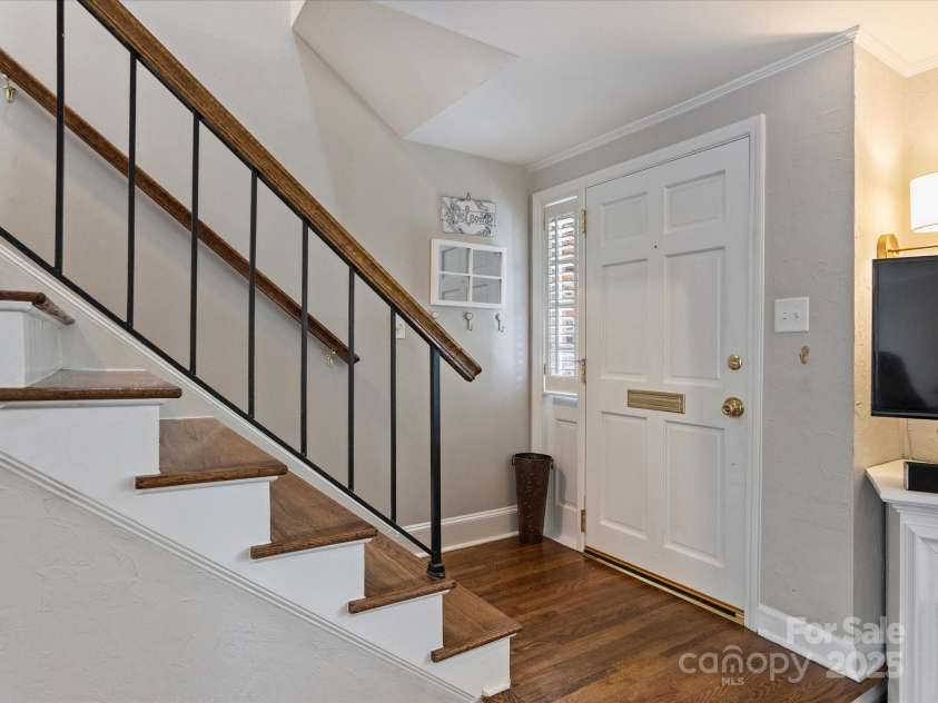 850 Mcalway Road, Charlotte, NC 28211.  MLS# CAR4288125, YatesRealty ID 32711. 