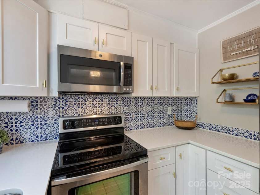 850 Mcalway Road, Charlotte, NC 28211.  MLS# CAR4288125, YatesRealty ID 32711. 