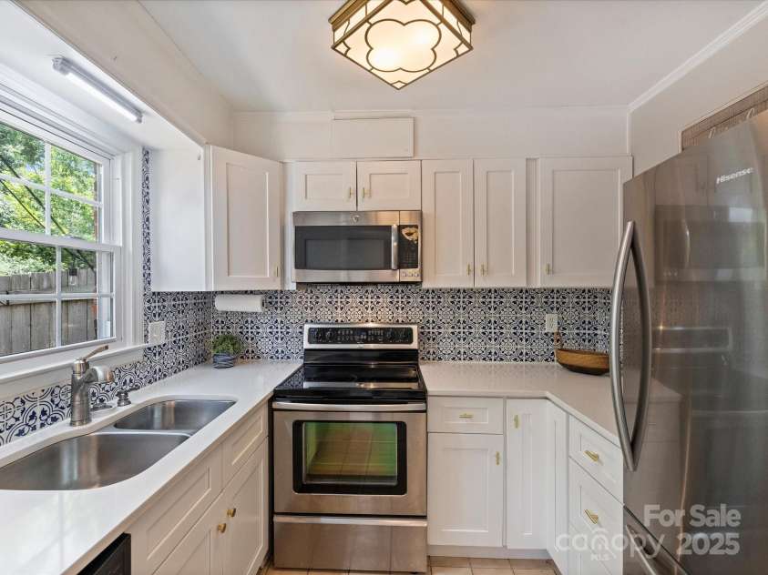 850 Mcalway Road, Charlotte, NC 28211.  MLS# CAR4288125, YatesRealty ID 32711. 