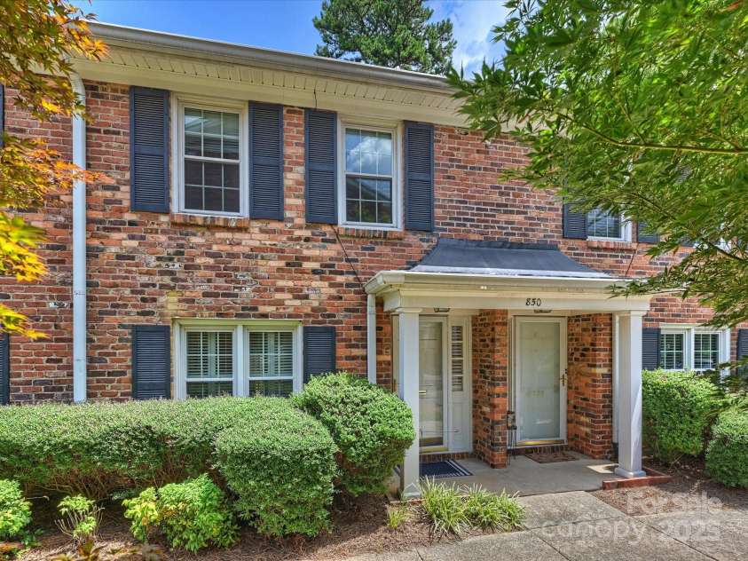 850 Mcalway Road, Charlotte, NC 28211.  MLS# CAR4288125, YatesRealty ID 32711. Charming front porch