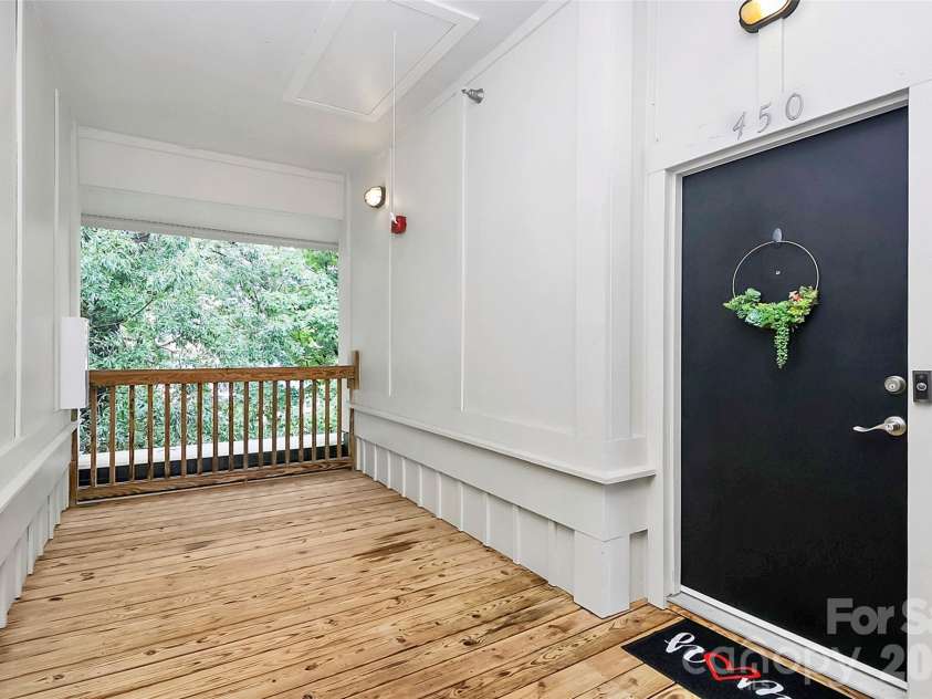 450 New Bern Station Court, Charlotte, NC 28209.  MLS# CAR4290978, YatesRealty ID 32712. 