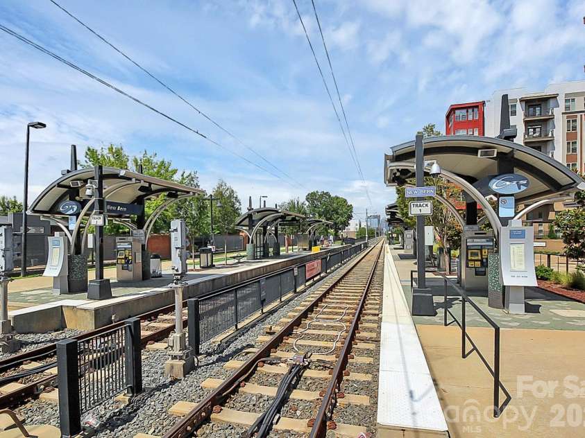 450 New Bern Station Court, Charlotte, NC 28209.  MLS# CAR4290978, YatesRealty ID 32712. 