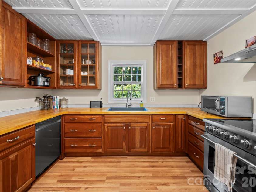 2879 Chandler Creek Road, Mars Hill, NC 28754.  MLS# CAR4404157, YatesRealty ID 32713. 