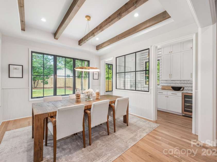4021 Ridgecrest Avenue, Charlotte, NC 28211.  MLS# CAR4276483, YatesRealty ID 32713. 