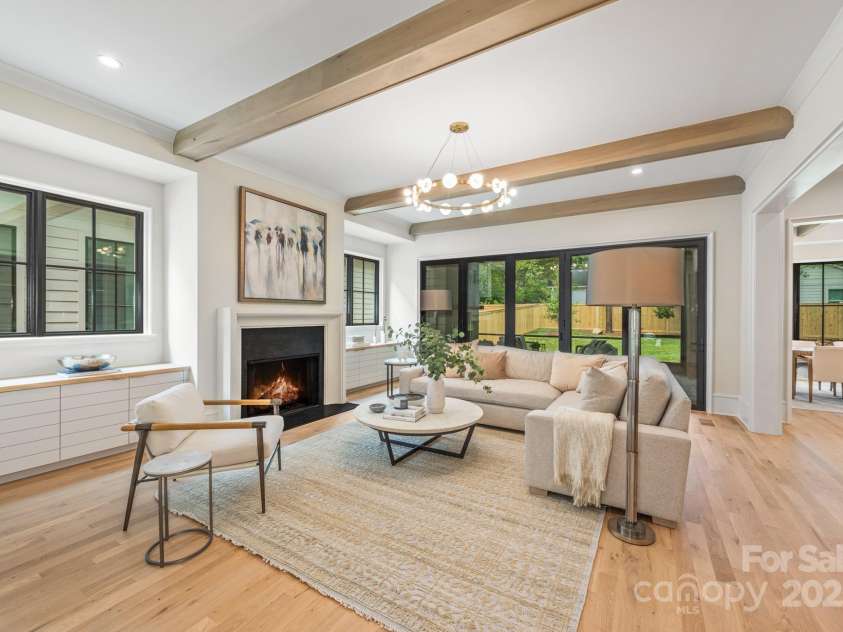 4021 Ridgecrest Avenue, Charlotte, NC 28211.  MLS# CAR4276483, YatesRealty ID 32713. 