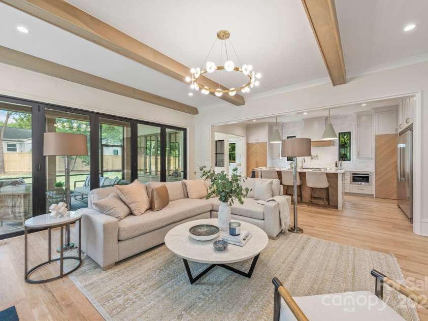 4021 Ridgecrest Avenue, Charlotte, NC 28211.  MLS# CAR4276483, YatesRealty ID 32713. 