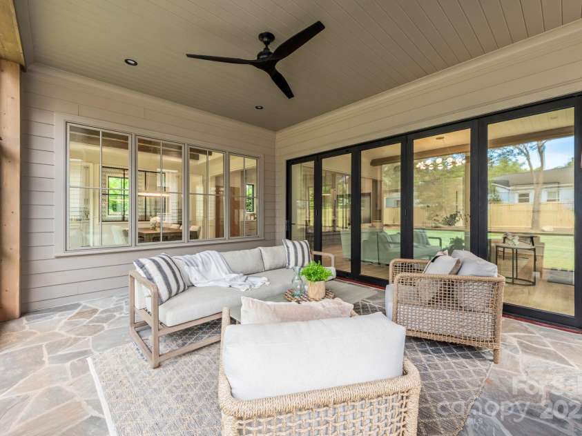 4021 Ridgecrest Avenue, Charlotte, NC 28211.  MLS# CAR4276483, YatesRealty ID 32713. 