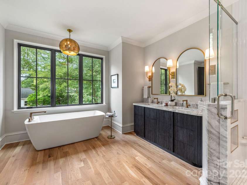 4021 Ridgecrest Avenue, Charlotte, NC 28211.  MLS# CAR4276483, YatesRealty ID 32713. 