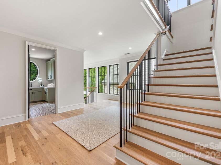 4021 Ridgecrest Avenue, Charlotte, NC 28211.  MLS# CAR4276483, YatesRealty ID 32713. 