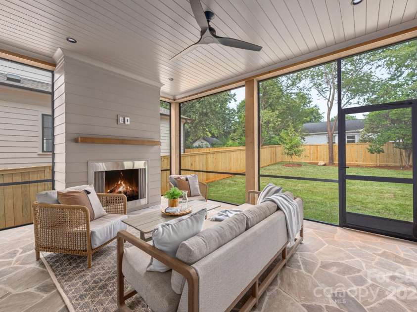 4021 Ridgecrest Avenue, Charlotte, NC 28211.  MLS# CAR4276483, YatesRealty ID 32713. Screened in Back Porch