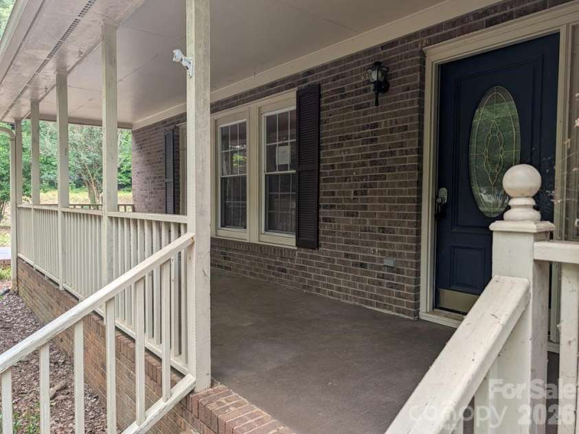 111 Midway Lake Road, Mooresville, NC 28115.  MLS# CAR4393364, YatesRealty ID 32714. 