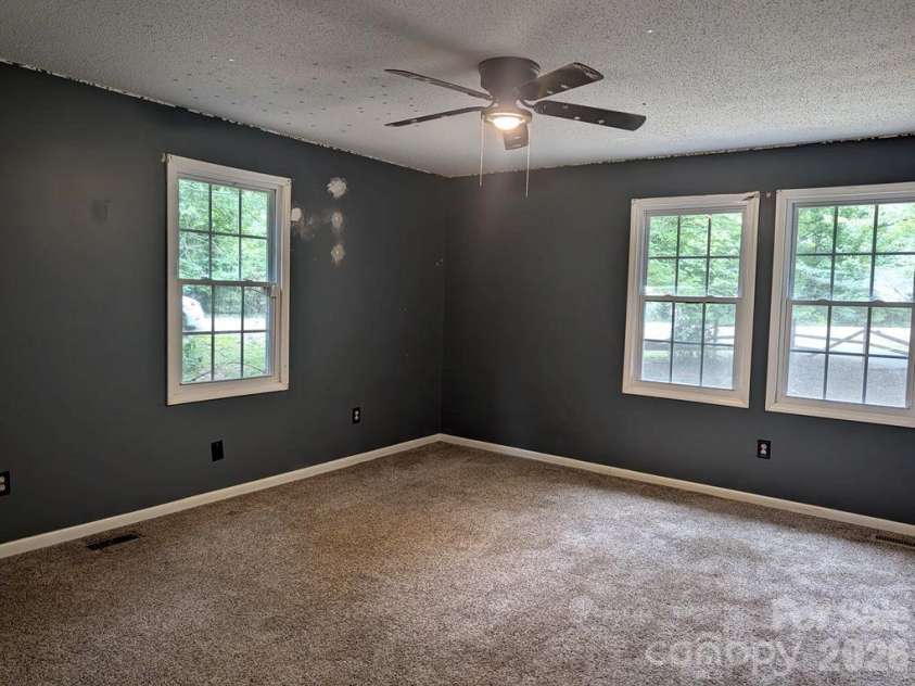111 Midway Lake Road, Mooresville, NC 28115.  MLS# CAR4393364, YatesRealty ID 32714. 