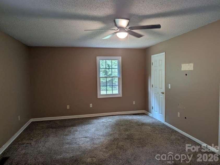 111 Midway Lake Road, Mooresville, NC 28115.  MLS# CAR4393364, YatesRealty ID 32714. 