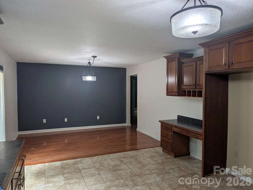 111 Midway Lake Road, Mooresville, NC 28115.  MLS# CAR4393364, YatesRealty ID 32714. 