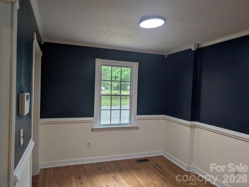 111 Midway Lake Road, Mooresville, NC 28115.  MLS# CAR4393364, YatesRealty ID 32714. 