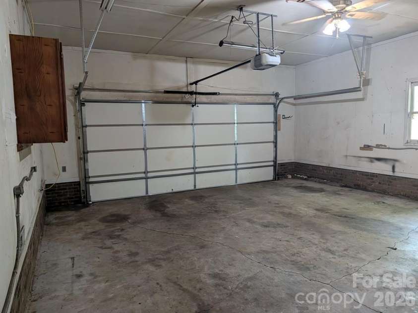111 Midway Lake Road, Mooresville, NC 28115.  MLS# CAR4393364, YatesRealty ID 32714. 