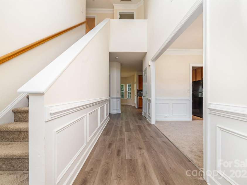 5233 Halverson Court, Kannapolis, NC 28083.  MLS# CAR4273326, YatesRealty ID 32714. Dramatic 2 story entrance