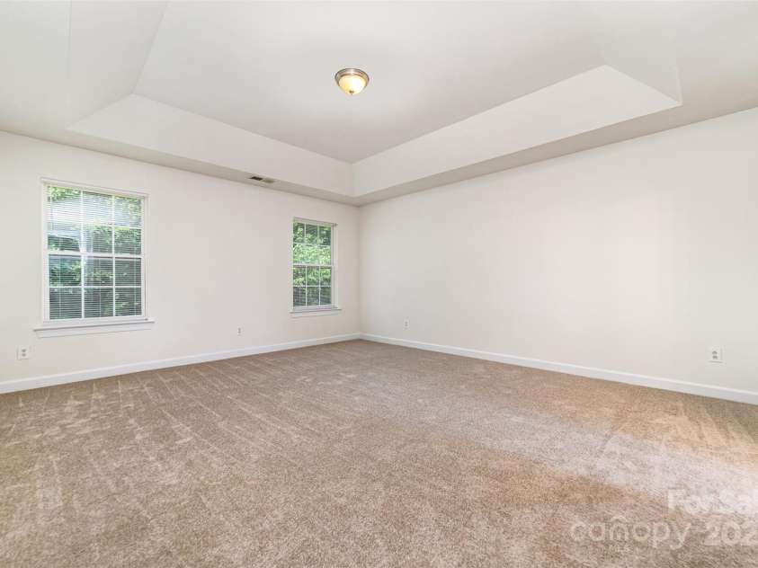 5233 Halverson Court, Kannapolis, NC 28083.  MLS# CAR4273326, YatesRealty ID 32714. Primary Suite