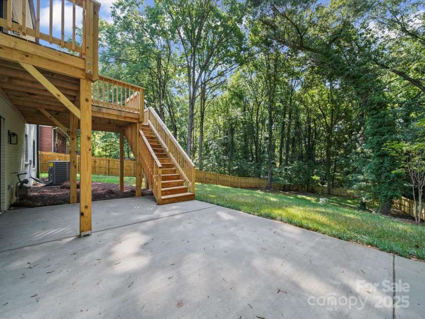 7115 Brynhurst Drive, Charlotte, NC 28210.  MLS# CAR4287796, YatesRealty ID 32715. 