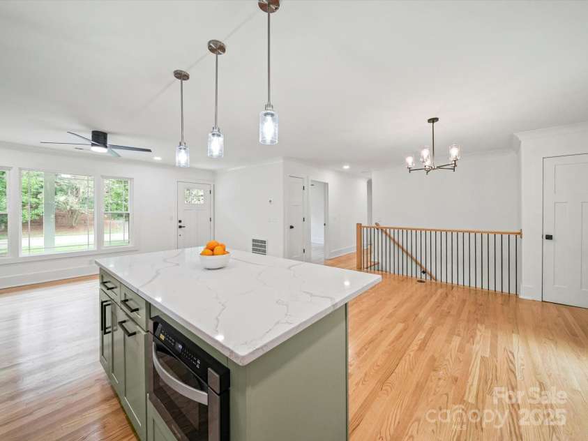7115 Brynhurst Drive, Charlotte, NC 28210.  MLS# CAR4287796, YatesRealty ID 32715. 