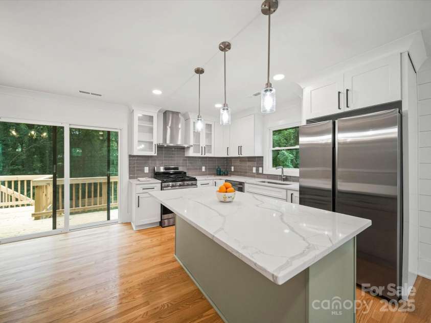 7115 Brynhurst Drive, Charlotte, NC 28210.  MLS# CAR4287796, YatesRealty ID 32715. 