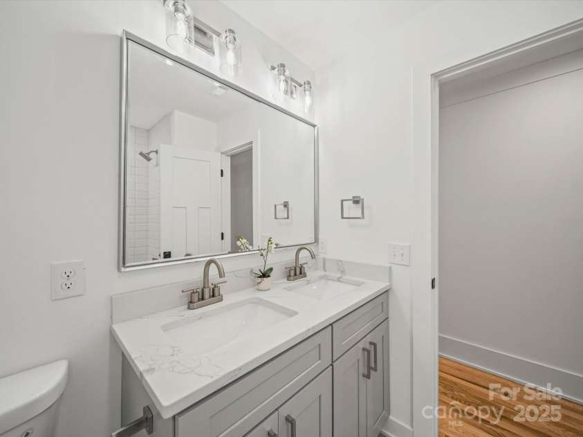 7115 Brynhurst Drive, Charlotte, NC 28210.  MLS# CAR4287796, YatesRealty ID 32715. 