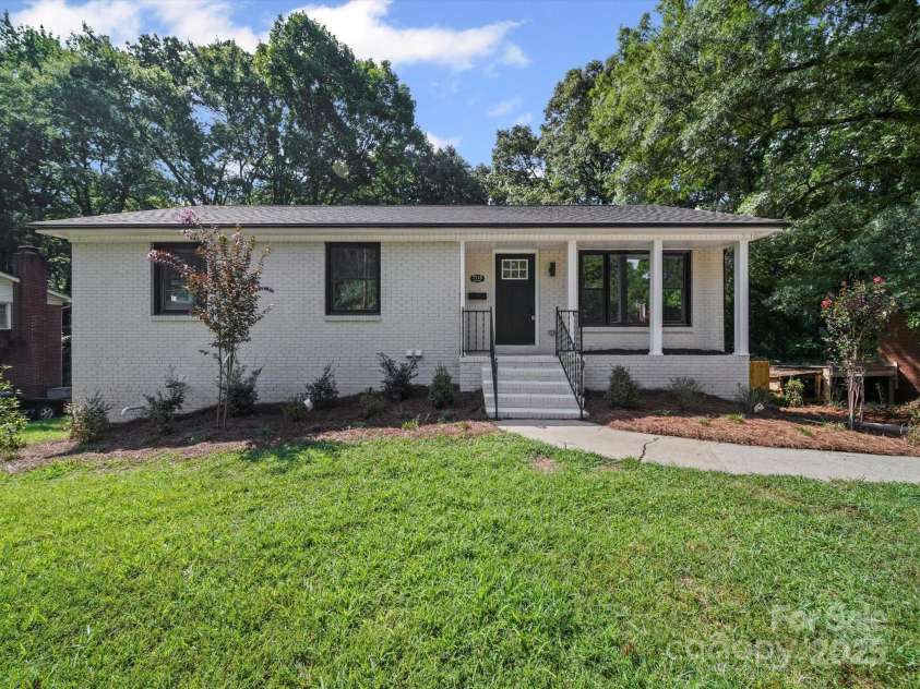 7115 Brynhurst Drive, Charlotte, NC 28210.  MLS# CAR4287796, YatesRealty ID 32715. 