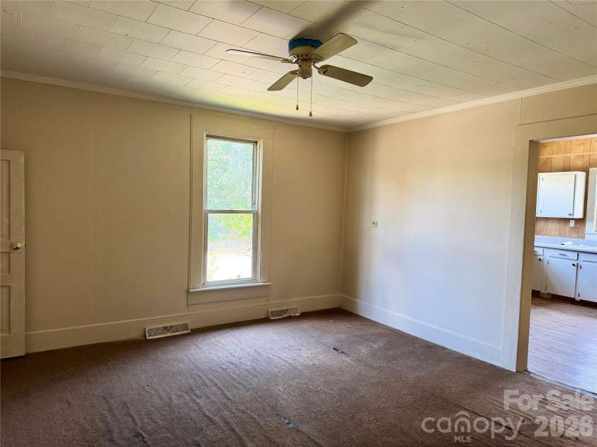 128 Long Street, Salisbury, NC 28144.  MLS# CAR4375388, YatesRealty ID 32716. 
