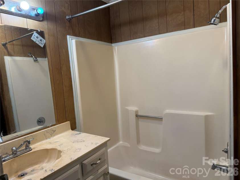 128 Long Street, Salisbury, NC 28144.  MLS# CAR4375388, YatesRealty ID 32716. 