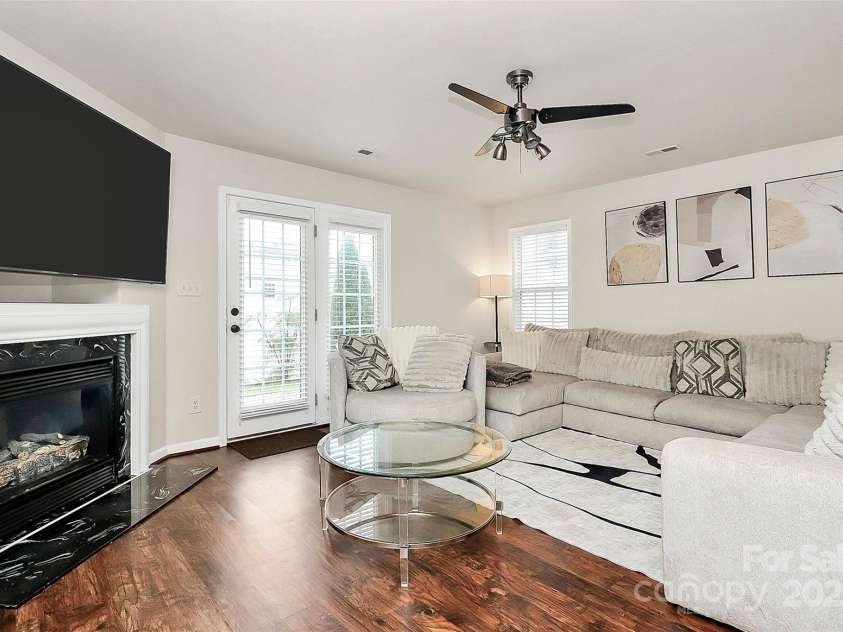 7707 Brisbane Court, Charlotte, NC 28215.  MLS# CAR4290159, YatesRealty ID 32716. 