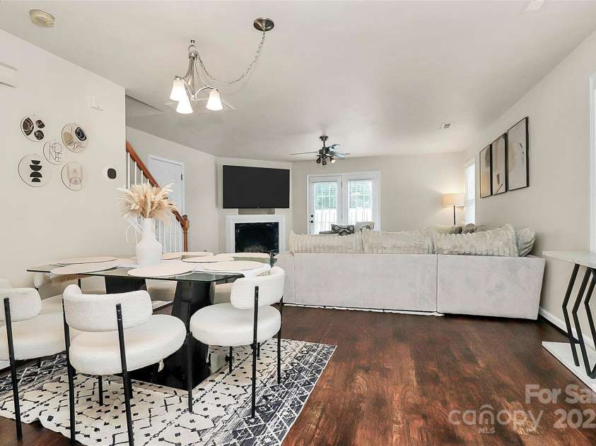 7707 Brisbane Court, Charlotte, NC 28215.  MLS# CAR4290159, YatesRealty ID 32716. 