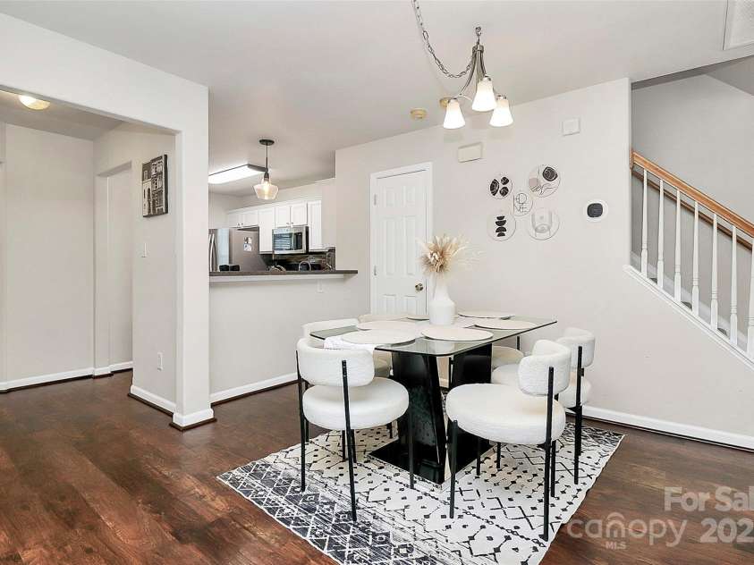 7707 Brisbane Court, Charlotte, NC 28215.  MLS# CAR4290159, YatesRealty ID 32716. 