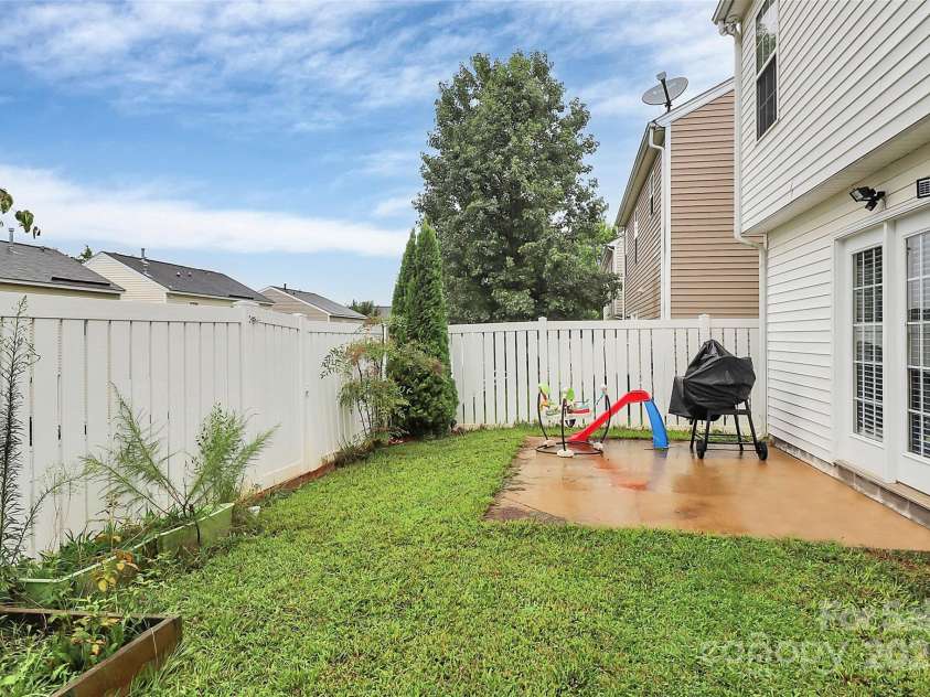 7707 Brisbane Court, Charlotte, NC 28215.  MLS# CAR4290159, YatesRealty ID 32716. 