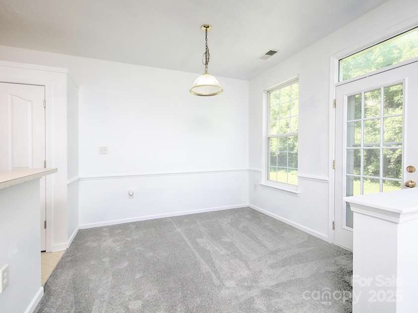 150 Bluffton Road, Mooresville, NC 28115.  MLS# CAR4241722, YatesRealty ID 32717. Breakfast Area