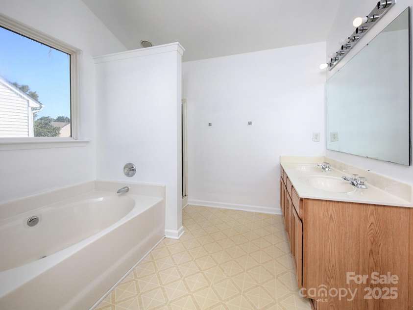 150 Bluffton Road, Mooresville, NC 28115.  MLS# CAR4241722, YatesRealty ID 32717. Primary Bath