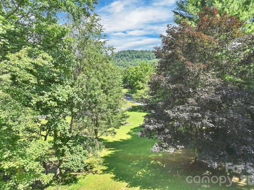 31 Surrey Run, Asheville, NC 28803.  MLS# CAR4387615, YatesRealty ID 32719. View