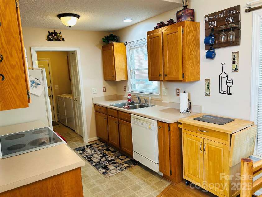 8799 Lisa Trail, Connelly Springs, NC 28612.  MLS# CAR4292879, YatesRealty ID 32719. Kitchen