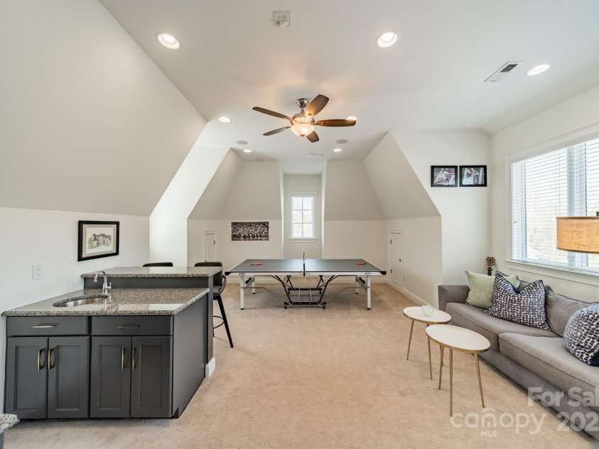 913 Dacavin Drive, Charlotte, NC 28226.  MLS# CAR4238298, YatesRealty ID 3272. Bonus