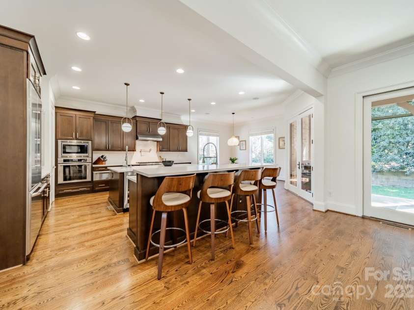 913 Dacavin Drive, Charlotte, NC 28226.  MLS# CAR4238298, YatesRealty ID 3272. Kitchen