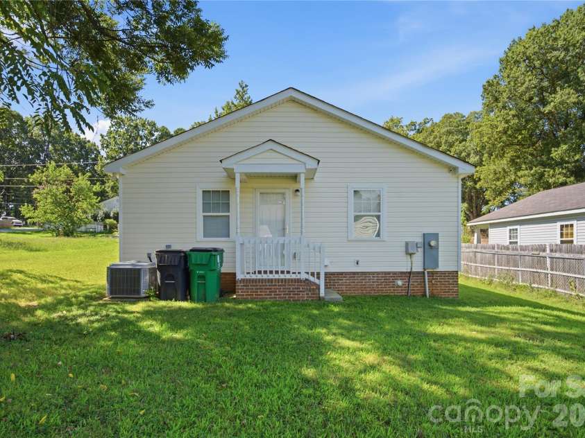3608 Corbett Street, Charlotte, NC 28208.  MLS# CAR4421983, YatesRealty ID 32720. 