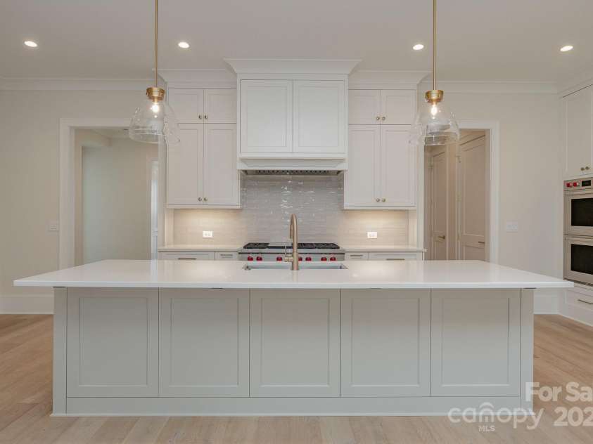 2924 Sharon View Road, Charlotte, NC 28210.  MLS# CAR4244242, YatesRealty ID 32721. Kitchen